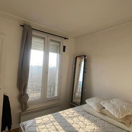 Appartement Ensoleille, Central Et Tout Equipe Avec Vue Tour Eiffel Et Pantheon Париж Екстериор снимка