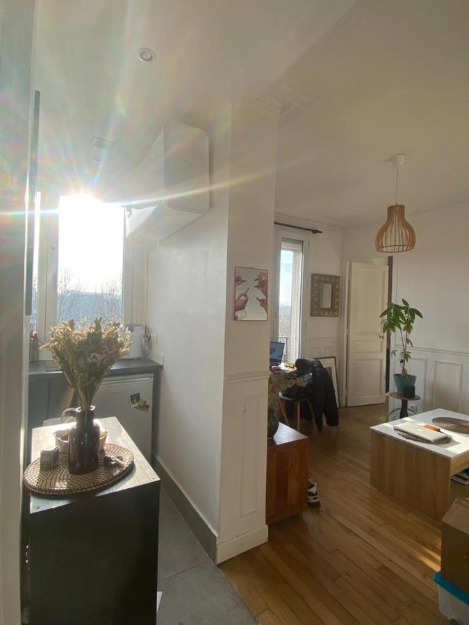Appartement Ensoleille, Central Et Tout Equipe Avec Vue Tour Eiffel Et Pantheon Париж Екстериор снимка