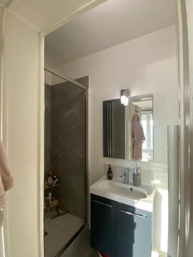 Appartement Ensoleille, Central Et Tout Equipe Avec Vue Tour Eiffel Et Pantheon Париж Екстериор снимка