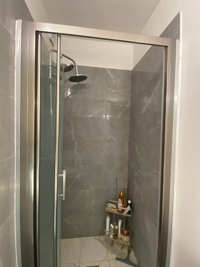 Appartement Ensoleille, Central Et Tout Equipe Avec Vue Tour Eiffel Et Pantheon Париж Екстериор снимка